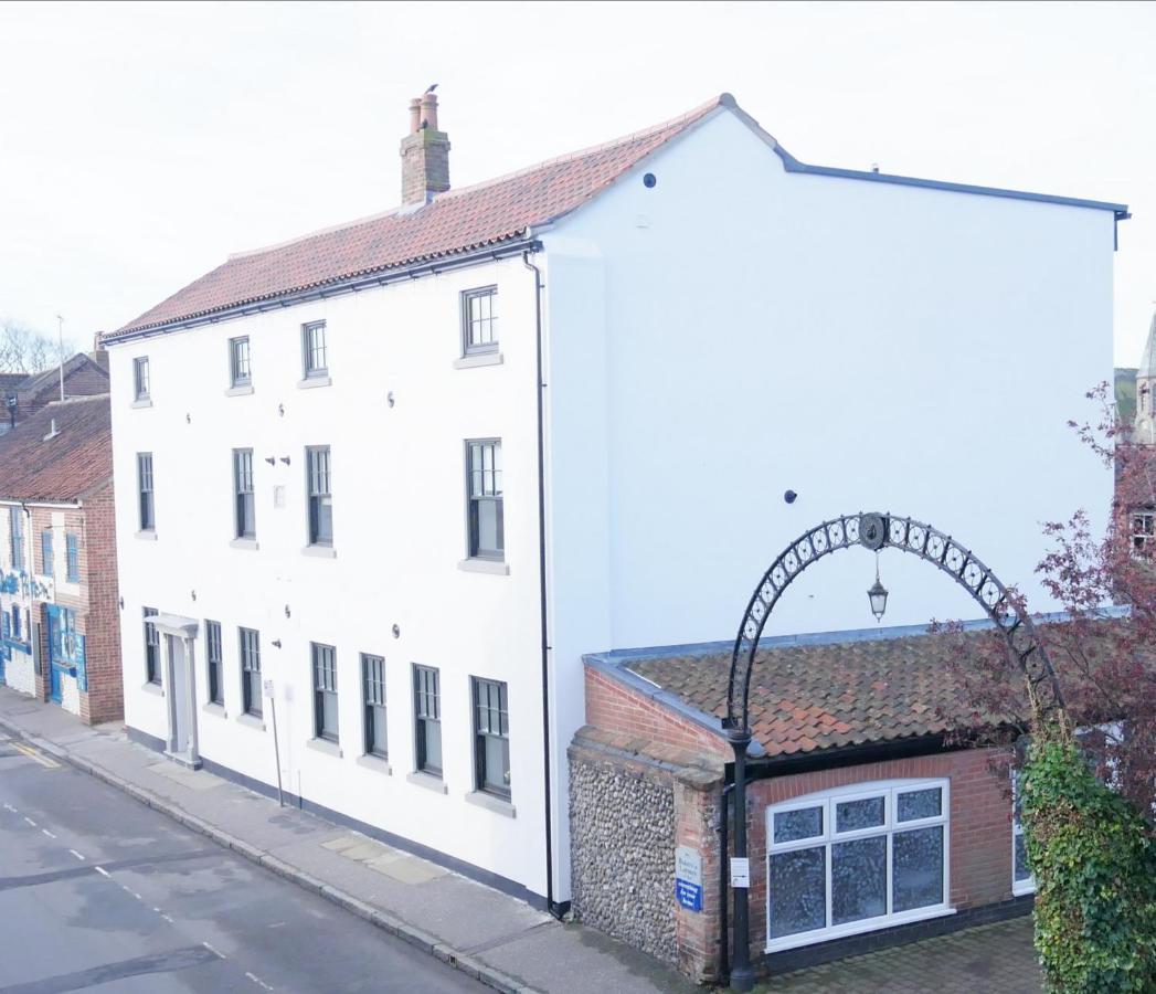 One bedroom luxury ground floor apartment in heart of beautiful Holt Holt  Buitenkant foto