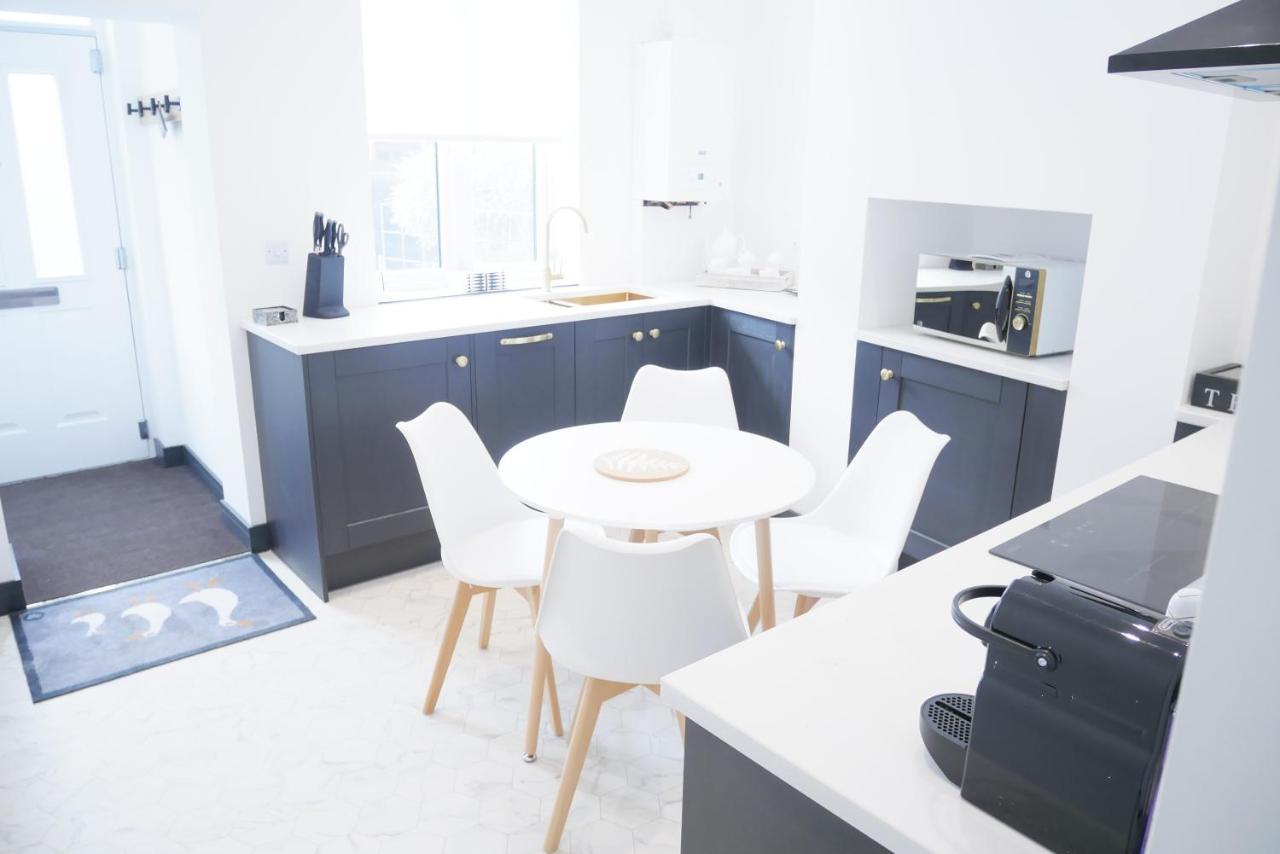 One bedroom luxury ground floor apartment in heart of beautiful Holt Holt  Buitenkant foto